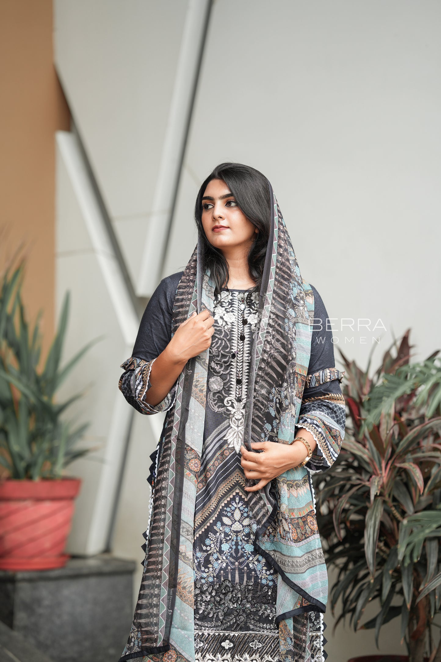 Pakistani Lawn Suit Set